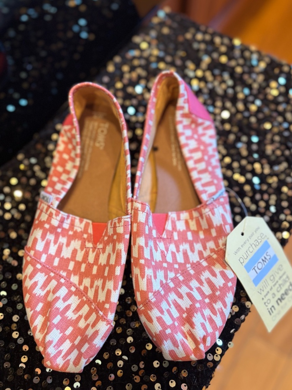 Toms Peach & White Patterned Canvas Slip-On Flats NWT size 7